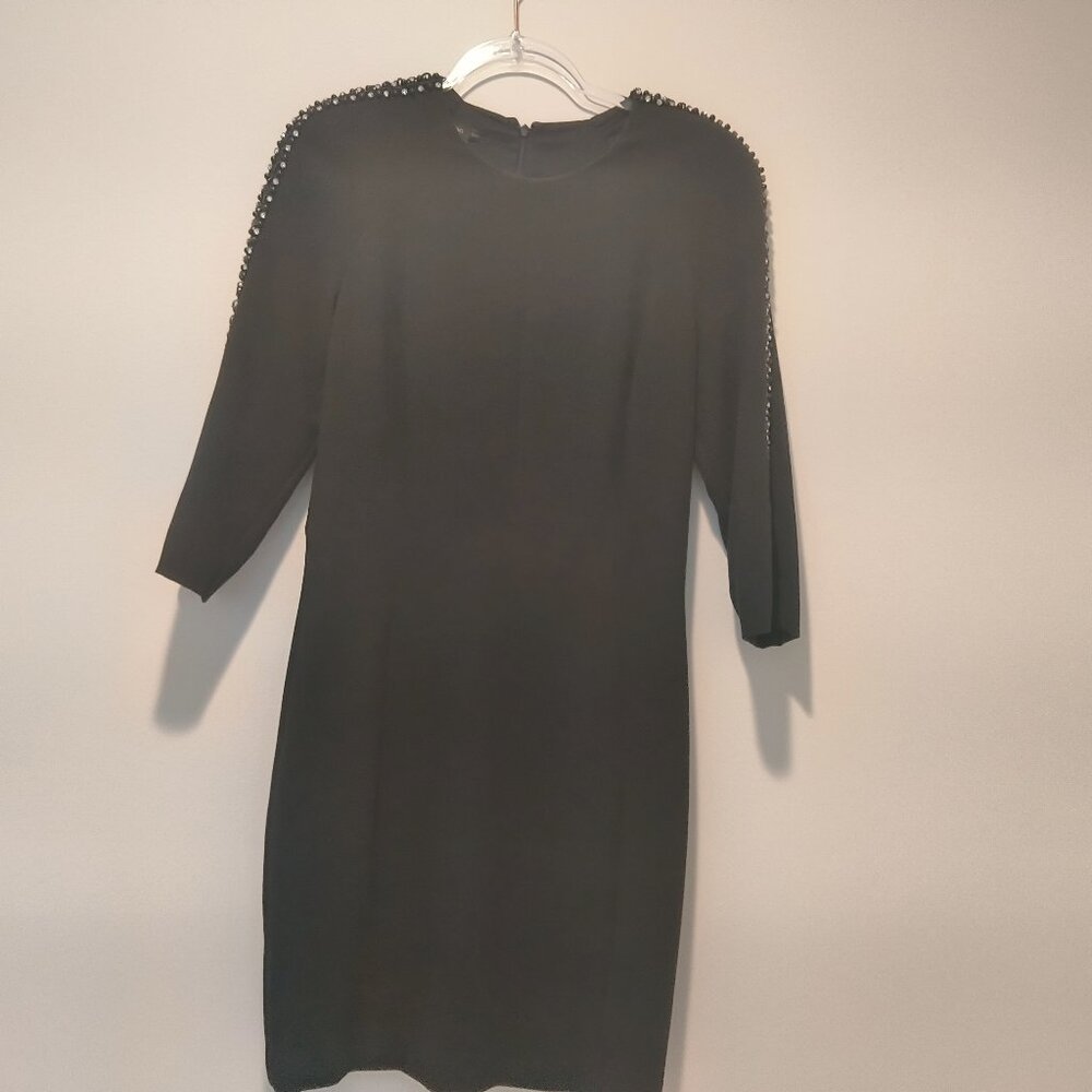 Mango  Suit dress Embellished detailing and a back zip closure Size 6